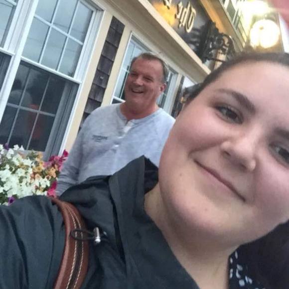 Meet your Posher, Ali - Picture 1 of 1